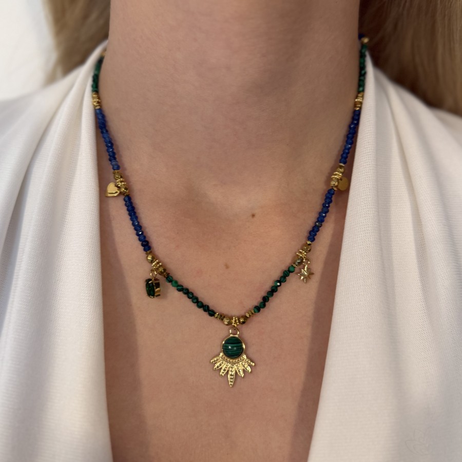 Naszyjnik z malachitem i przywieszkami